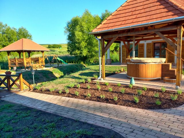 Eladó hotel, Gagyapátin 260 M Ft, 6 szobás / költözzbe.hu