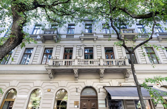 Eladó téglalakás, Budapesten, VI. kerületben 278 M Ft, 4 szobás