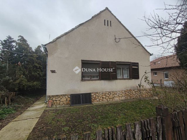 Eladó családi ház, Pápán, Hársfa utcában 55 M Ft, 4 szobás