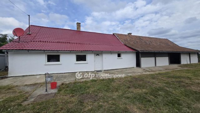 Eladó családi ház, Nádudvaron 19 M Ft, 4 szobás