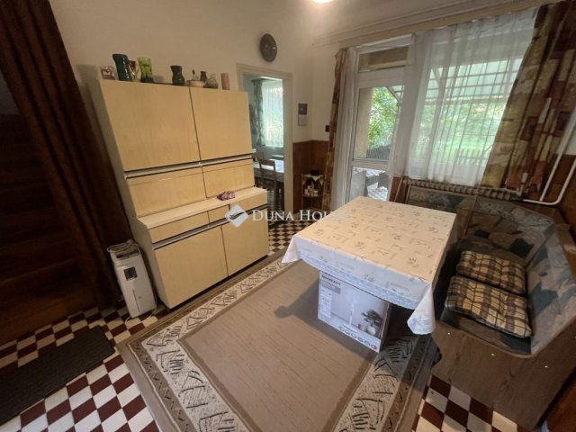 Eladó családi ház, Cegléden 62.9 M Ft, 5 szobás