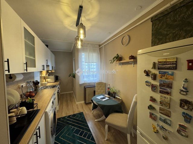 Eladó téglalakás, Gyöngyösön 49.8 M Ft, 2 szobás