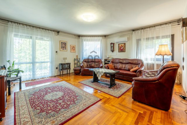 Eladó ikerház, Budapesten, III. kerületben, Remetehegyi úton