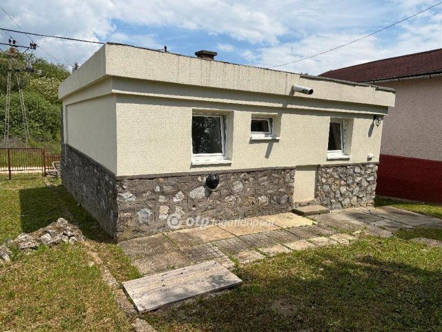 Eladó nyaraló, Szalonnán 24.25 M Ft, 2 szobás