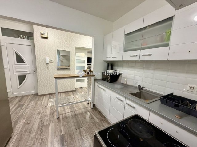 Eladó téglalakás, Budapesten, XIV. kerületben 88 M Ft, 2 szobás