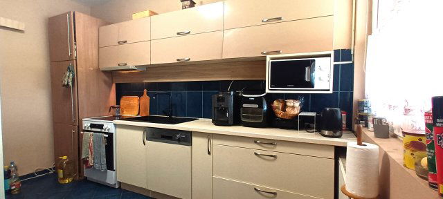 Eladó családi ház, Karádon 43.815 M Ft, 6 szobás