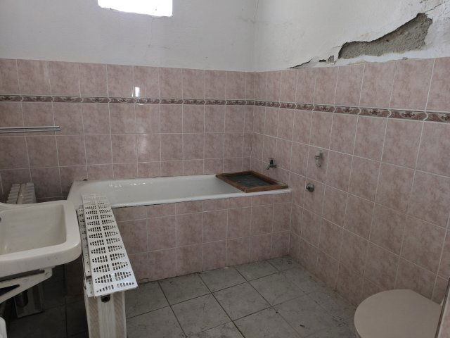 Eladó családi ház, Egerben 45.9 M Ft, 4 szobás