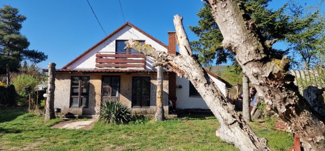 Eladó családi ház, Esztergomban 45.9 M Ft, 3 szobás