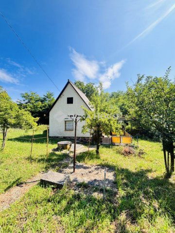 Eladó nyaraló, Pécsett, Pacca dűlőn 7.9 M Ft, 1 szobás