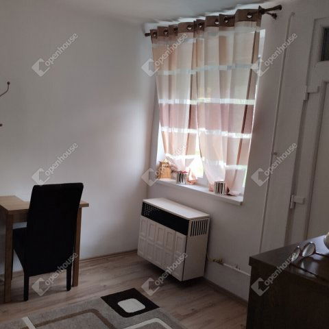 Eladó családi ház, Kemenesszentpéteren 28 M Ft, 2 szobás