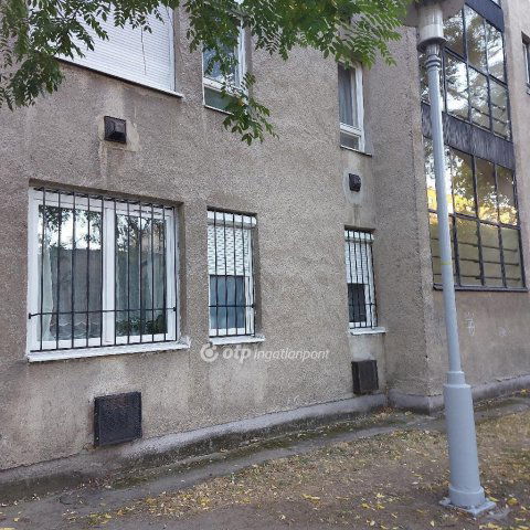 Eladó téglalakás, Budapesten, XX. kerületben 47.5 M Ft, 1 szobás