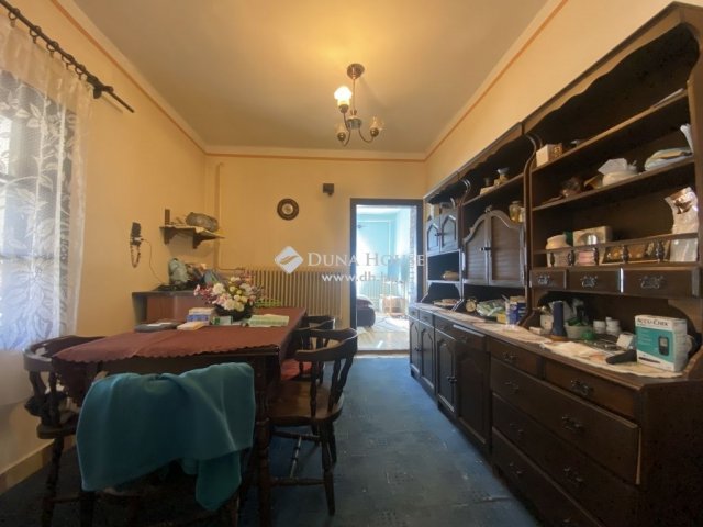 Eladó családi ház, Pétfürdőn 69.9 M Ft, 3 szobás