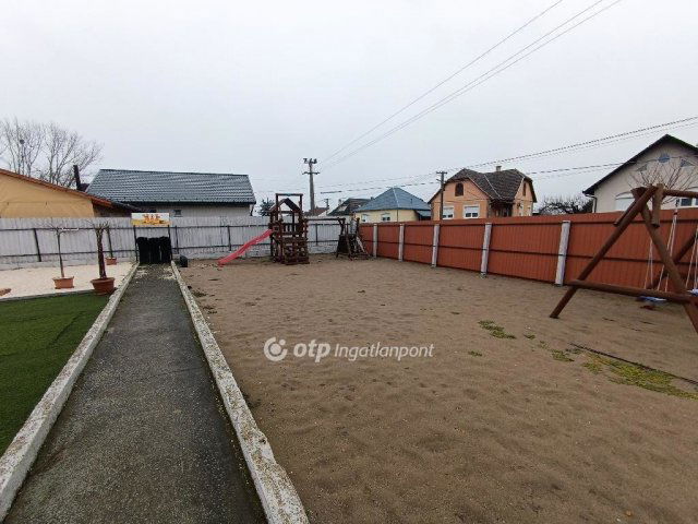 Eladó családi ház, Gyulaházán 16 M Ft, 2 szobás