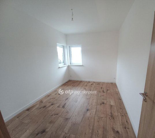 Eladó ikerház, Gödön 110 M Ft, 3 szobás / költözzbe.hu