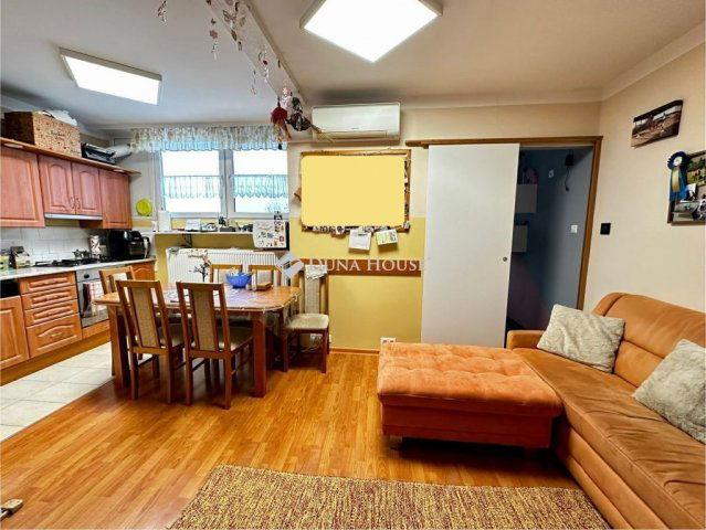 Eladó panellakás, Tamásiban 27 M Ft, 3 szobás