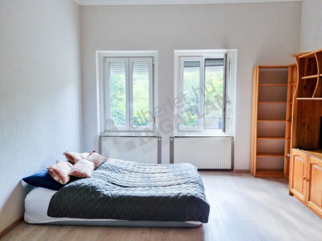 Kiadó téglalakás, albérlet, II. kerületben, Apostol utcában