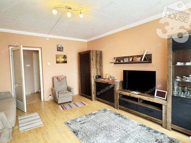 Eladó panellakás, Kecskeméten 48.5 M Ft, 2 szobás