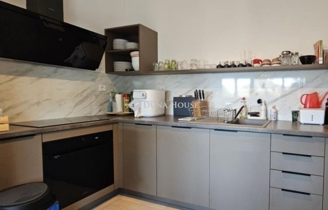 Eladó téglalakás, Budapesten, III. kerületben 137.9 M Ft