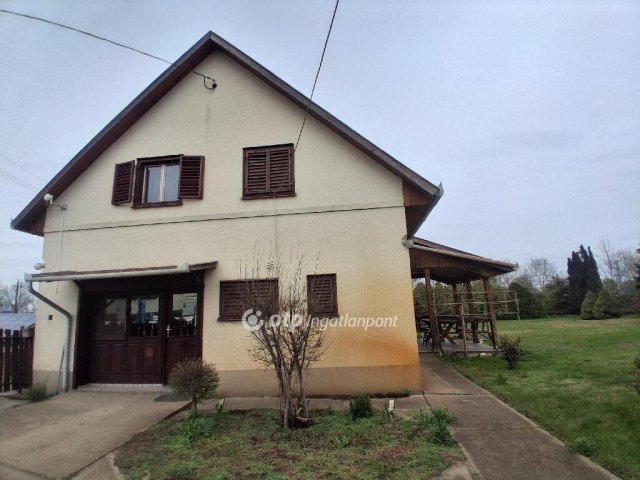 Eladó családi ház, Kiskunfélegyházán 85 M Ft, 3 szobás