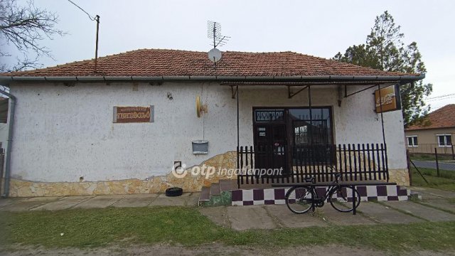 Eladó üzlethelyiség, Tiszajenőn 35 M Ft, 4+1 szobás