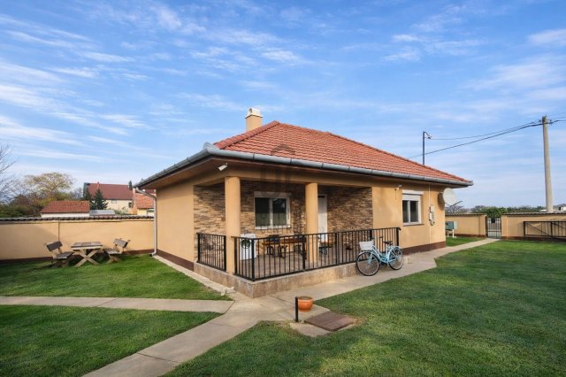 Eladó ipari ingatlan, Tégláson 240 M Ft / költözzbe.hu