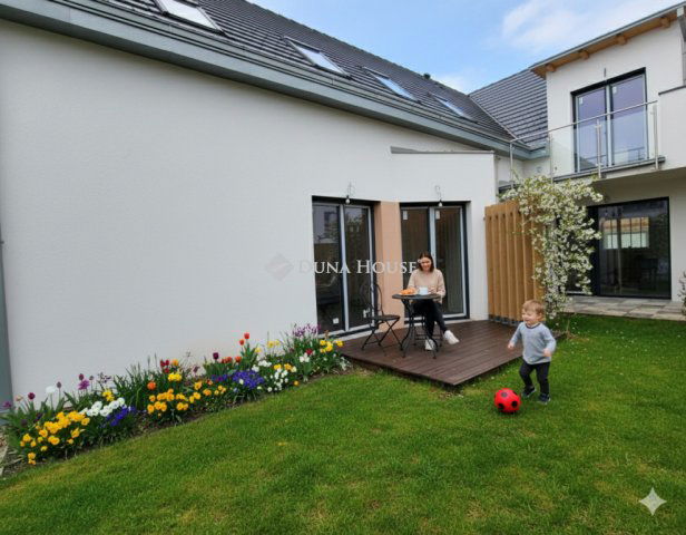 Eladó téglalakás, Kecskeméten 89.2 M Ft, 1+2 szobás