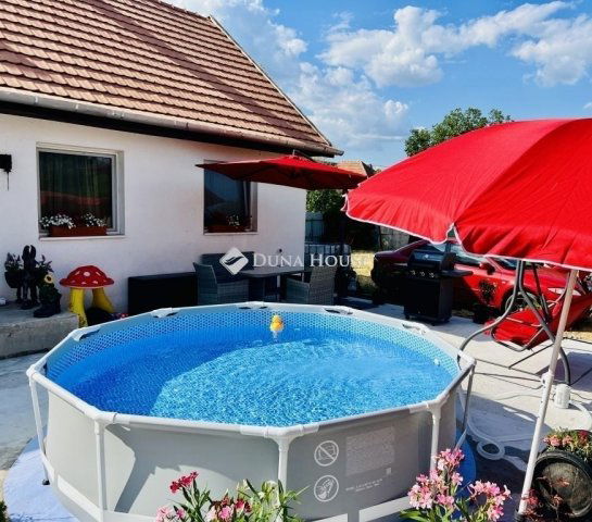 Eladó családi ház, Tápióságon 65 M Ft, 4 szobás