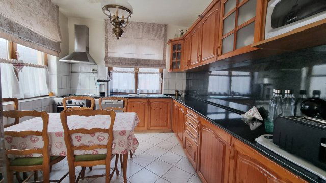 Eladó családi ház, Nyíregyházán 99 M Ft, 5 szobás