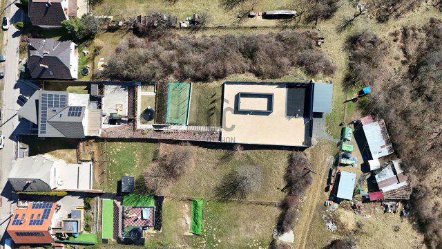 Eladó családi ház, Salgótarjánban 335 M Ft, 8 szobás
