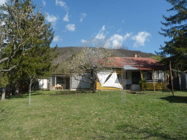 Eladó nyaraló, Esztergomban 35 M Ft, 2 szobás