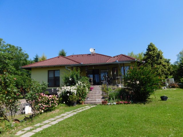 Eladó családi ház, Cserszegtomajon 119.983 M Ft, 4 szobás