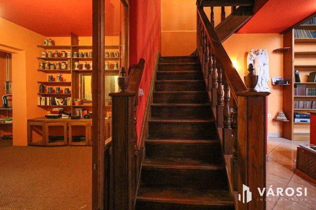 Eladó családi ház, Szentesen 69 M Ft, 6 szobás