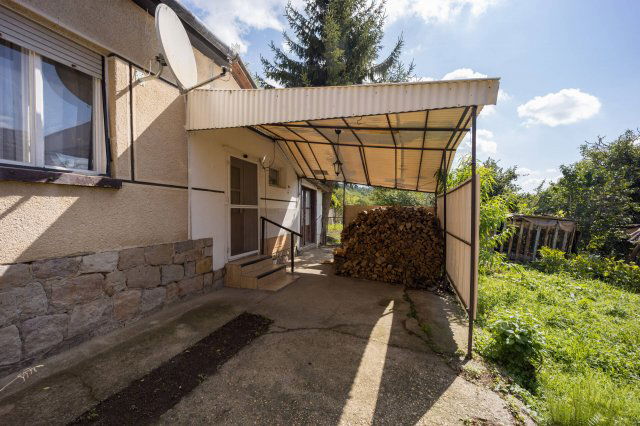 Eladó családi ház, Szentén 16.9 M Ft, 3 szobás