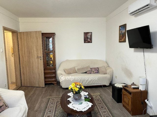 Eladó téglalakás, Egerben 41 M Ft, 1+1 szobás