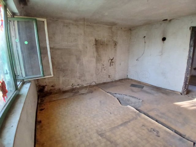 Eladó családi ház, Bakonyszentlászlón 12 M Ft, 2 szobás