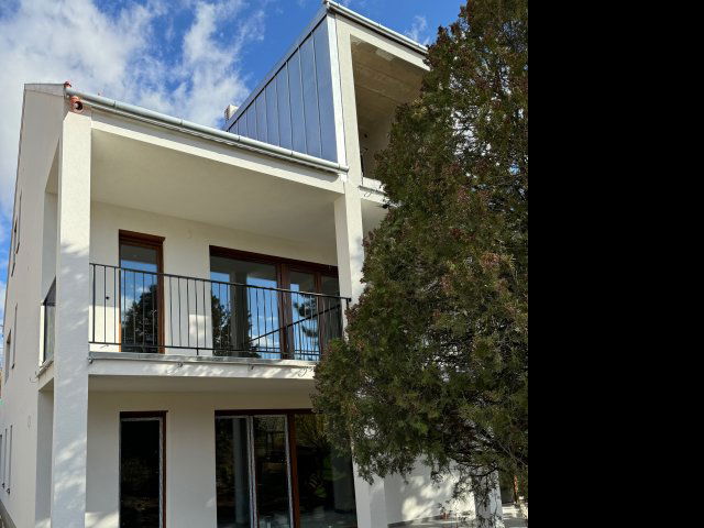 Eladó téglalakás, Pécsett 61.776 M Ft, 2+1 szobás