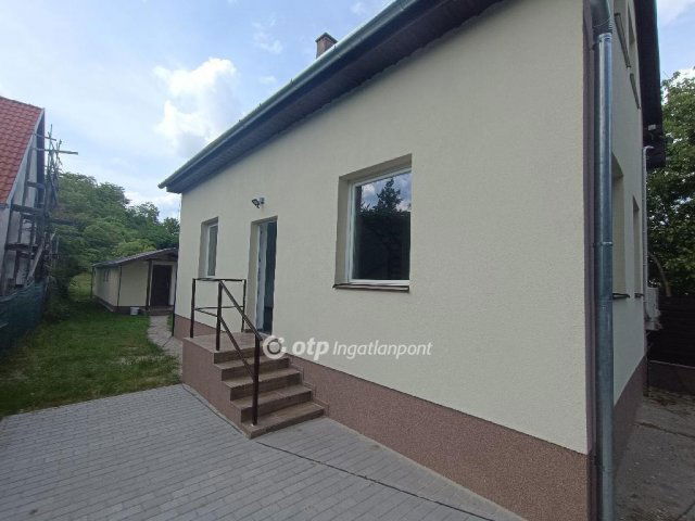 Eladó családi ház, Szigetszentmiklóson 69.9 M Ft, 2+2 szobás