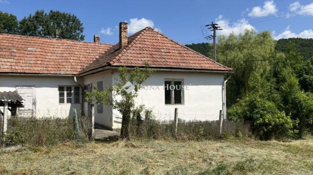 Eladó családi ház, Szarvaskőben 30.99 M Ft, 2 szobás