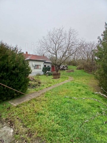 Eladó családi ház, Balatonfőkajáron 35 M Ft, 2 szobás