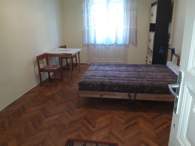 Eladó téglalakás, Budapesten, XIV. kerületben, Thököly úton