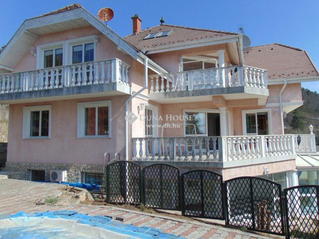 Eladó családi ház, Budaörsön 375 M Ft, 9 szobás