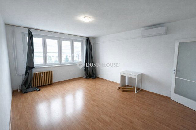 Eladó panellakás, Kecskeméten 39.9 M Ft, 2 szobás