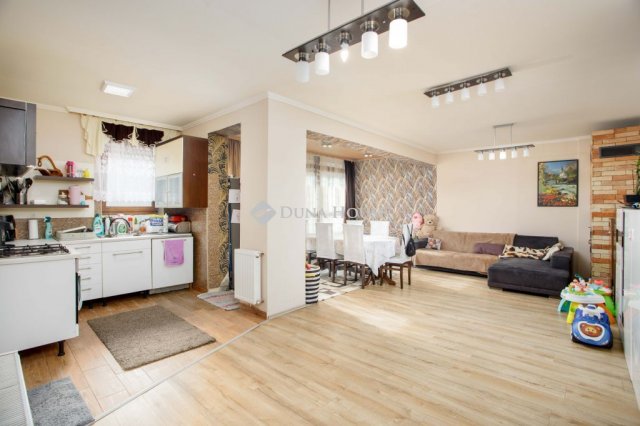 Eladó ikerház, Győrzámolyon 77.9 M Ft, 2+2 szobás