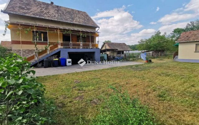 Eladó családi ház, Tápiószentmártonon 65 M Ft, 4 szobás