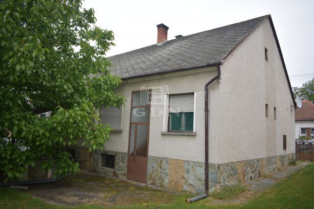 Eladó ikerház, Katafán 45.99 M Ft, 5+1 szobás