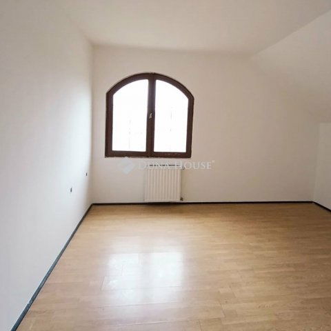 Eladó családi ház, Sándorfalván 110 M Ft, 4 szobás