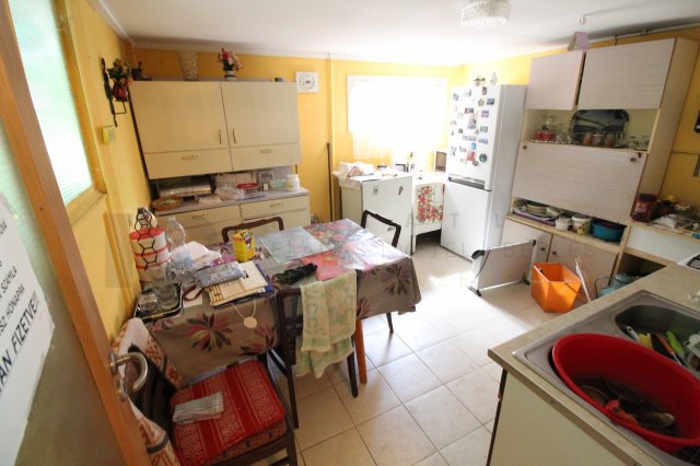 Eladó családi ház, Szegeden 53 M Ft, 1 szobás