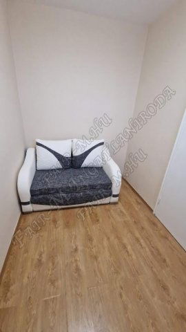 Kiadó téglalakás, albérlet, Szegeden 200 E Ft / hó, 1+2 szobás