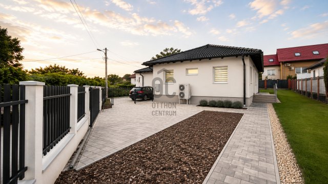 Eladó ikerház, Ecseren, Rákóczi utcában 139 M Ft, 4 szobás