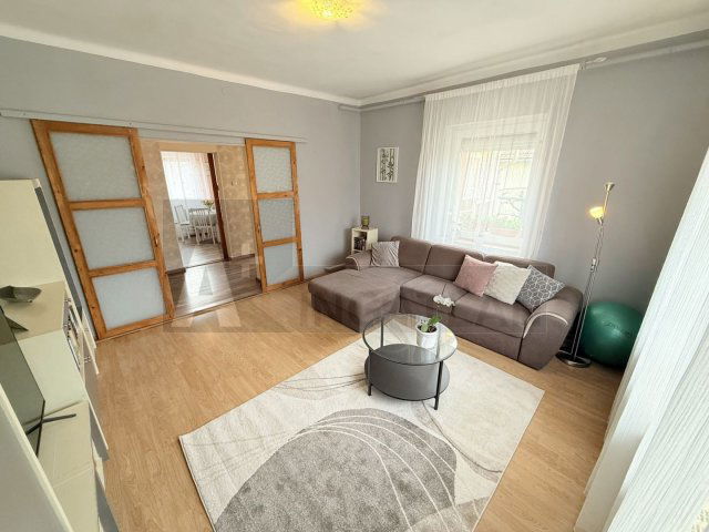 Eladó családi ház, Szegeden 88 M Ft, 3 szobás